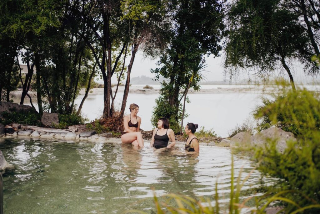 Polynesian Spa Deluxe Lake Spa Rotorua